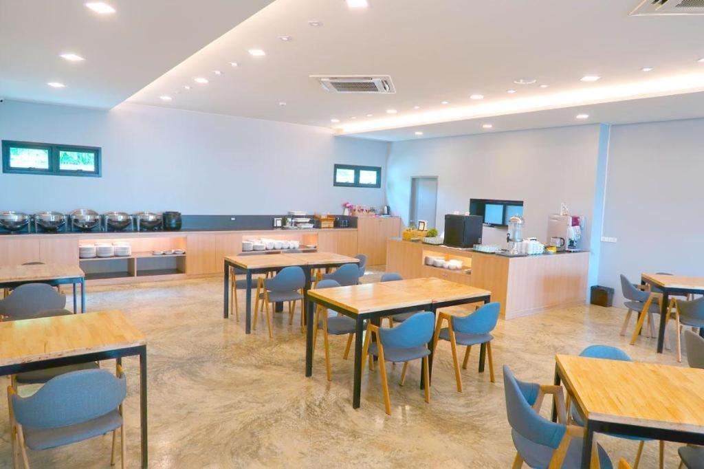 Sans Hotel Ratchaburi Екстериор снимка