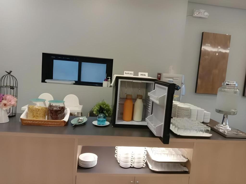 Sans Hotel Ratchaburi Екстериор снимка
