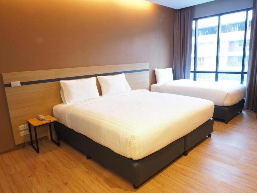 Sans Hotel Ratchaburi Екстериор снимка