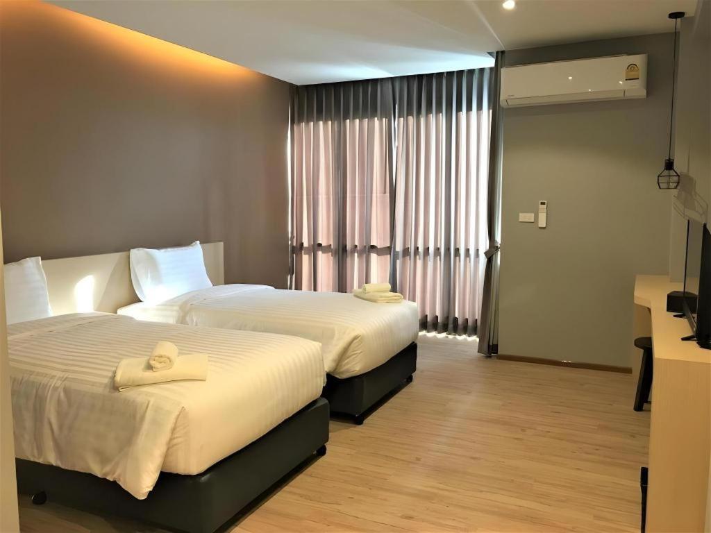 Sans Hotel Ratchaburi Екстериор снимка