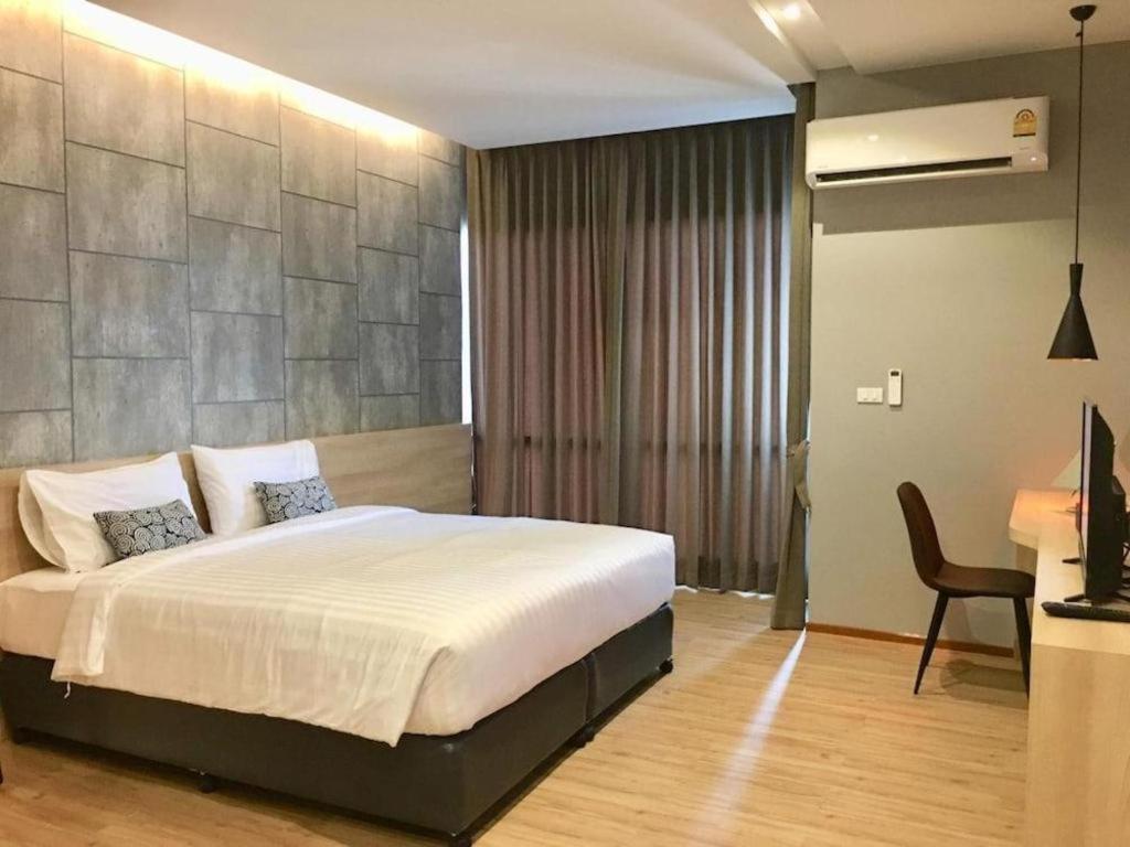 Sans Hotel Ratchaburi Екстериор снимка