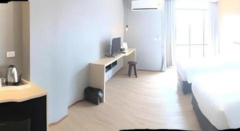 Sans Hotel Ratchaburi Екстериор снимка