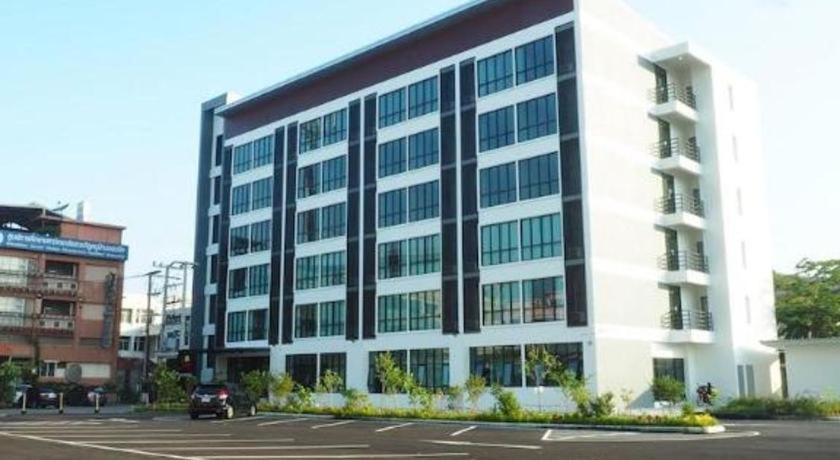Sans Hotel Ratchaburi Екстериор снимка